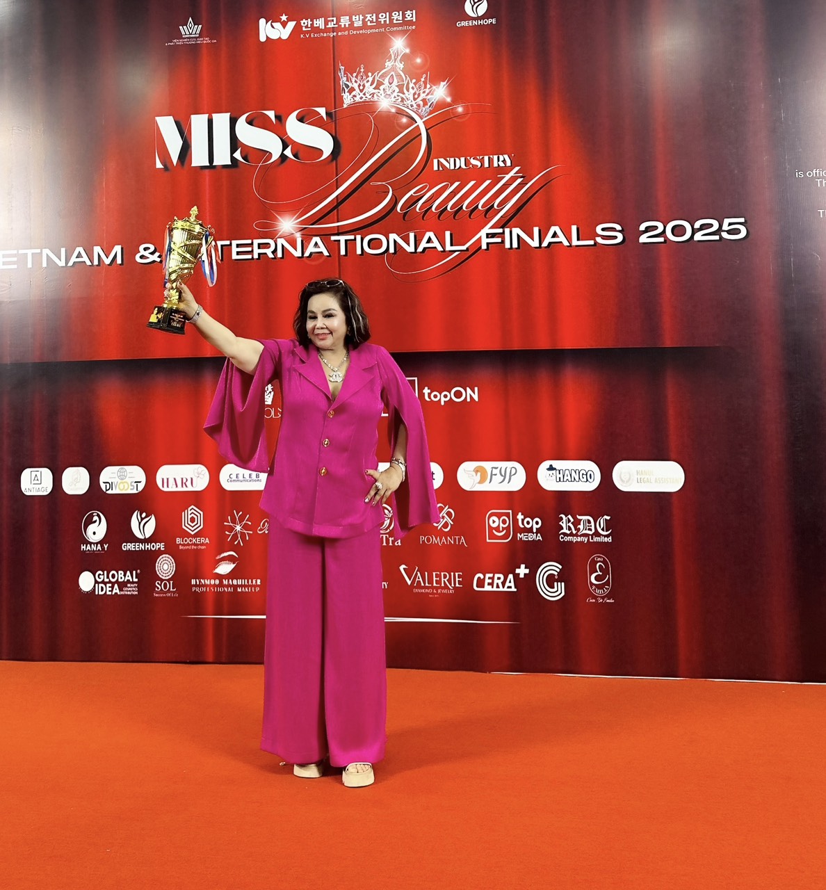 CEO- Chủ tịch Trần Thị Quý đảm nhận vai trò Cố vấn cuộc thi Hoa hậu Ngành làm đẹp Việt Nam quốc tế.