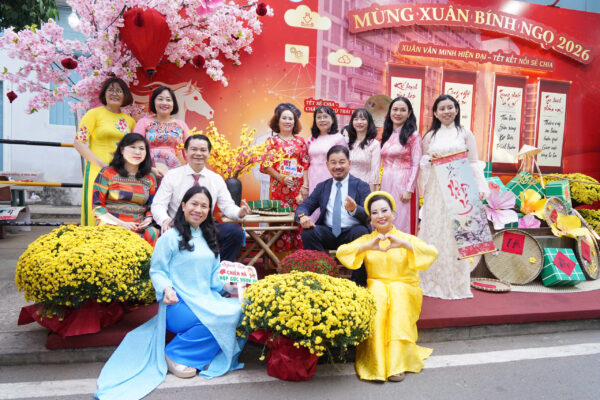 Đường Hoa Bệnh Viện Chợ Rẫy: Mang không gian Xuân đến giường bệnh nhân.