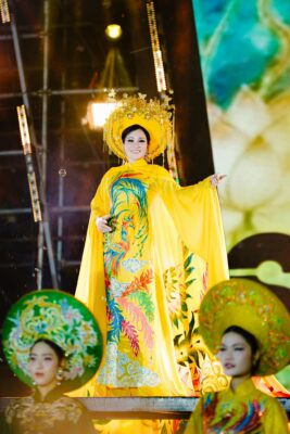 NTK, PCT Hiệp hội Văn hoá Áo dài Việt Nam Nguyễn Lan Vy – hành trình di sản được tiếp nối  từ tà áo dài