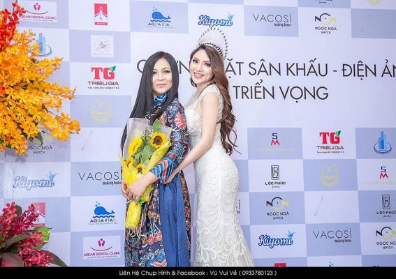 Hoa hậu điện ảnh Jenny Tuyến quyến rũ trong sắc trắng sự sự kiện