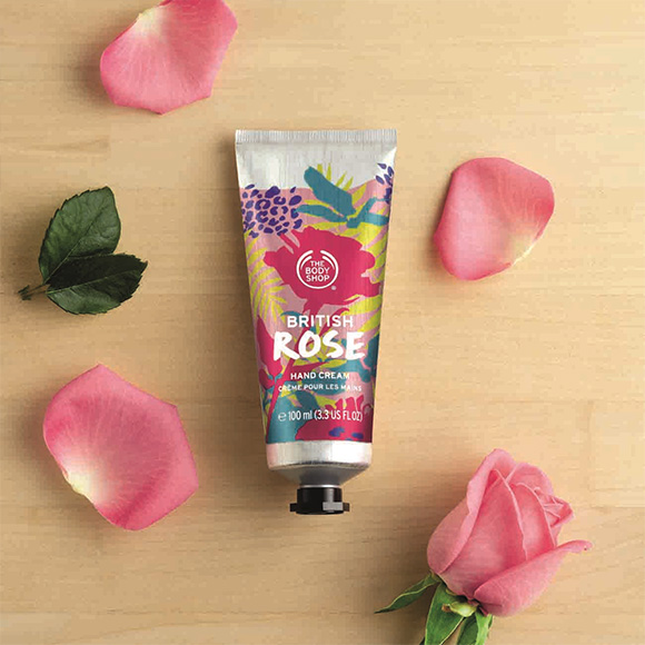 Ấn tượng với thiết kế bao bì sản phẩm kem tay Hemp Hand Protector & Rose Petal-Soft Hand Cream của The Body Shop