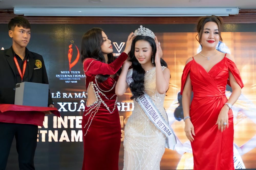 Bùi Vũ Xuân Nghi đại diện Việt Nam tại đấ trường Miss Teen International 2023 tại