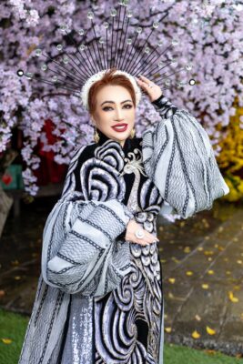 Hoa hậu Ly Ly Nguyễn bừng sáng với nhan sắc quyến rũ, đài cát