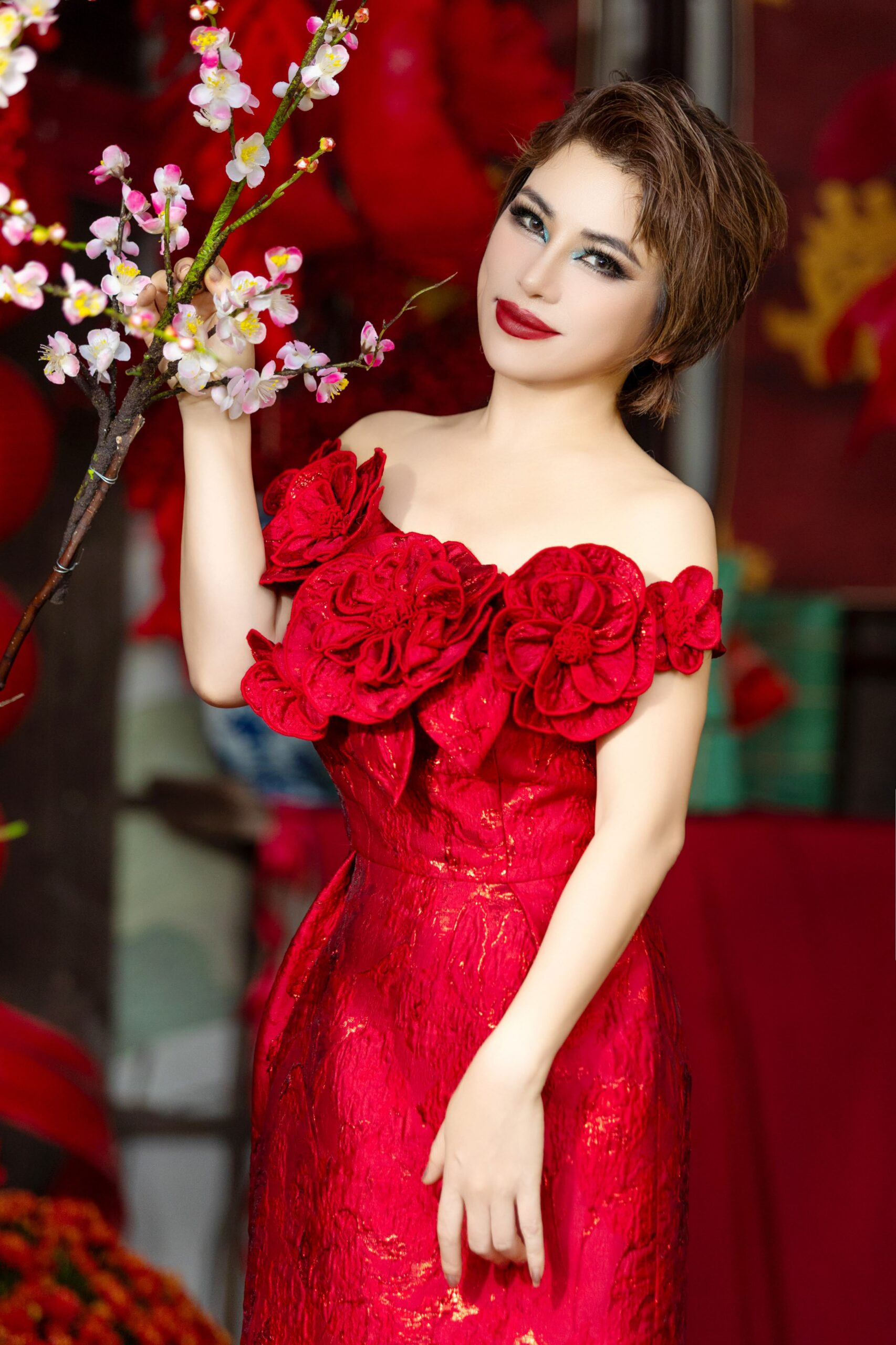 Hoa hậu Doãn Hồng Nhung: Doãn Hồng Nhung luôn đặt trí thức, trí tuệ và đạo đức kinh doanh lên hàng đầu.