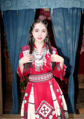 Sam Sam Nguyễn – Hoa hậu Người Việt kỳ 22 tiếp lửa cho thí sinh kỳ 23