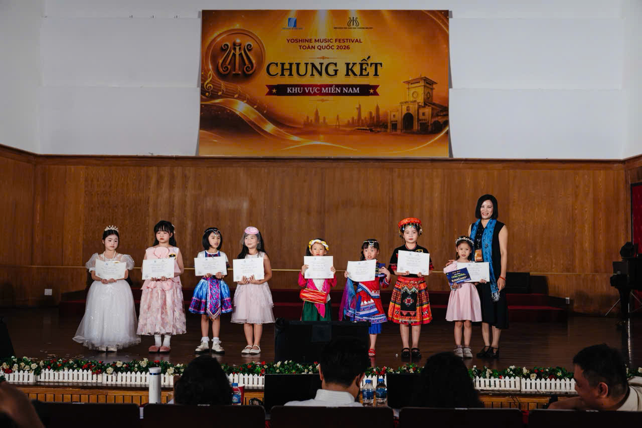Jenny Tuyết Phụng bước thử thách tại cuộc thi âm nhạc uy tín tại Nhạc viện Tp. Hồ Chí Minh